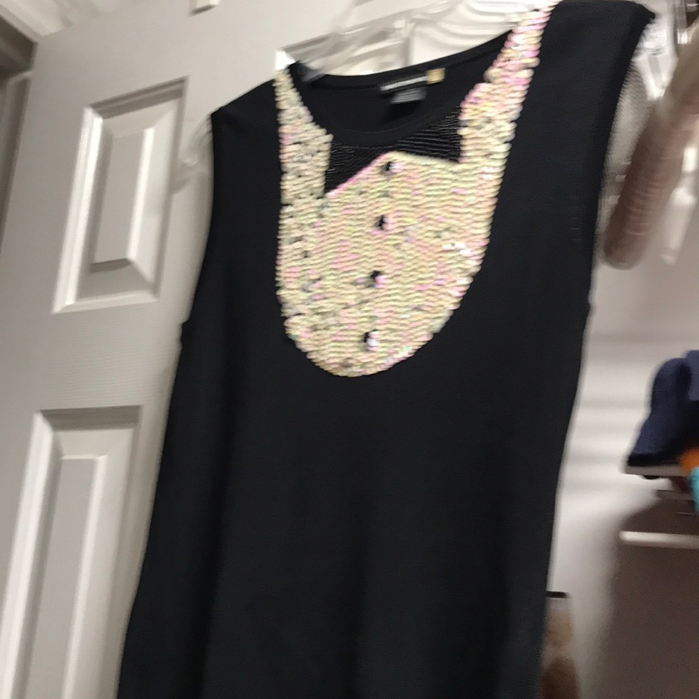 Tuxedo inspired sleeveless sweater with sequins